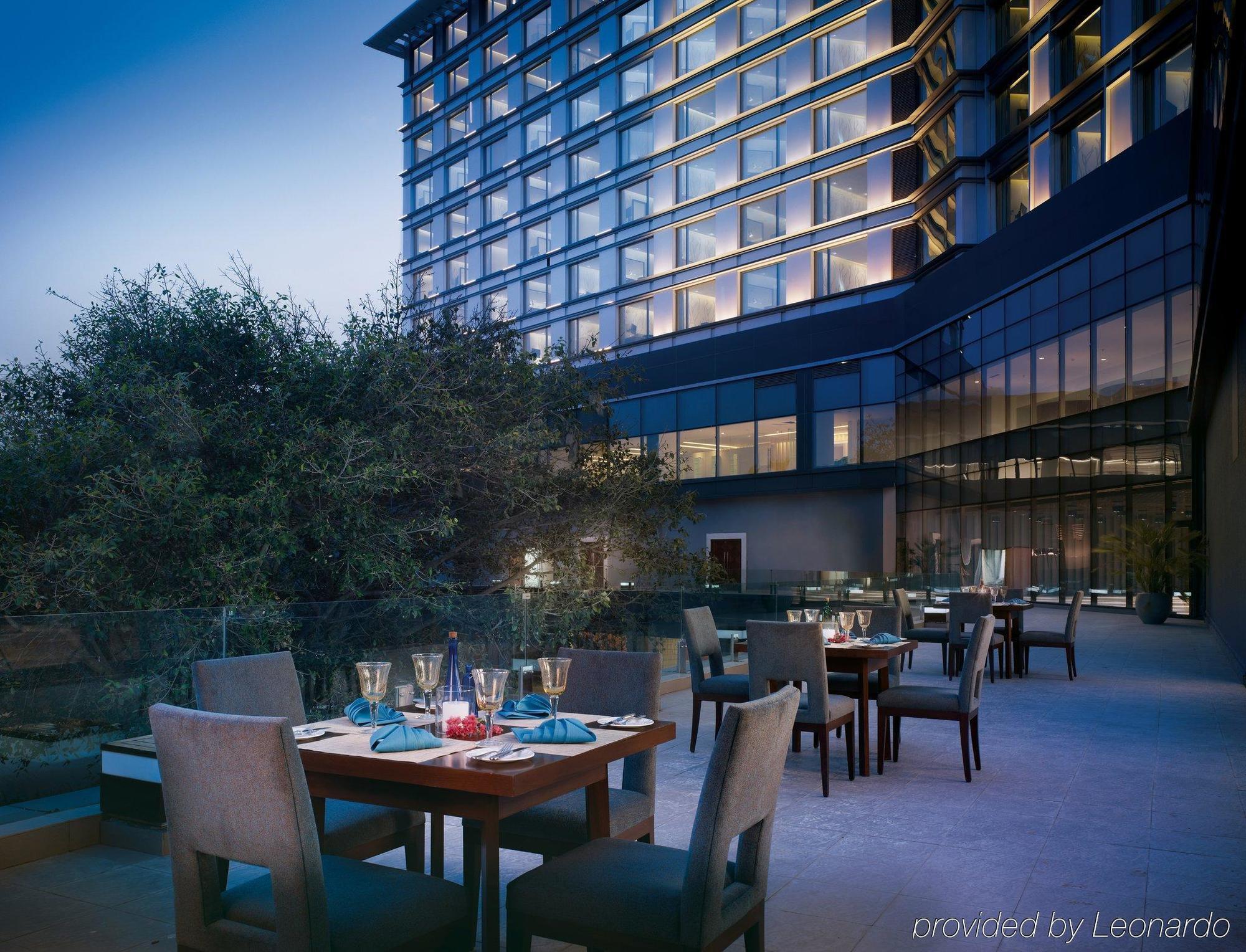 Hotel Taj Yeshwantpur Bengaluru Restaurace fotografie The Terrace